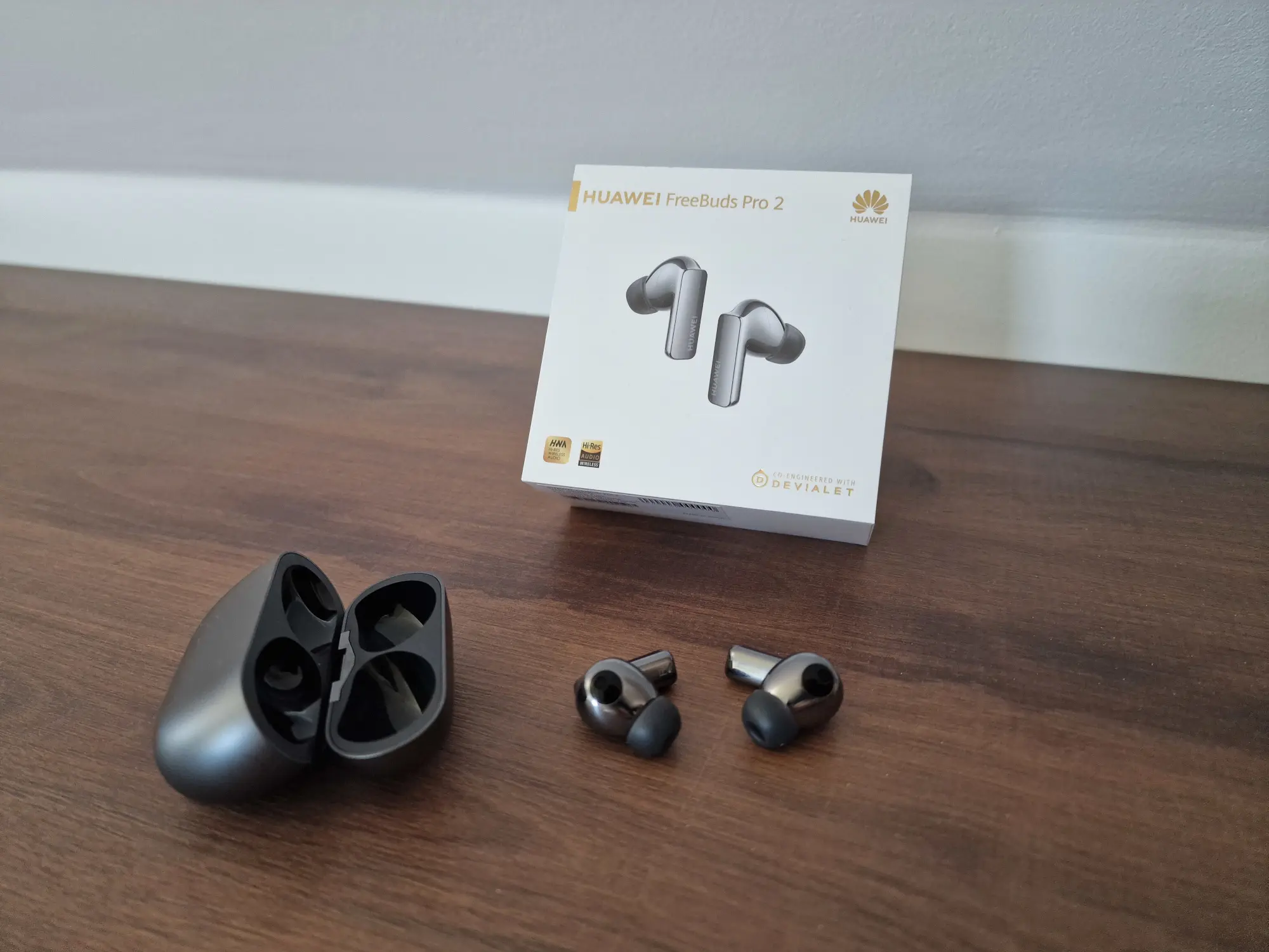 HUAWEI FreeBuds Pro 2: Hi-Res Dual Driver audio, 47dB ANC, 3-mic call quality, seamless dual-device connect, and long battery life. IP54 water-resistant.
