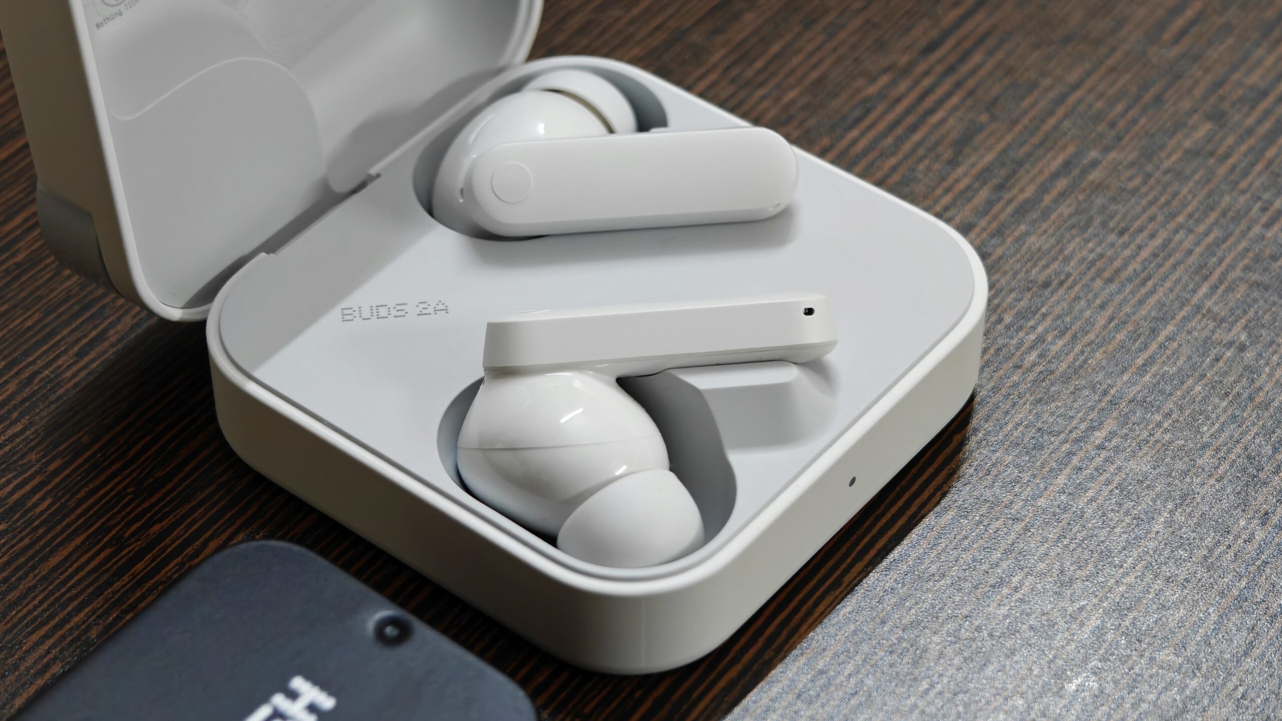 Nothing CMF Buds 2a offer an amazing audio experience. They deliver clear sound, strong bass, and great noise cancellation, making your music, calls, and on-the-go listening truly immersive.